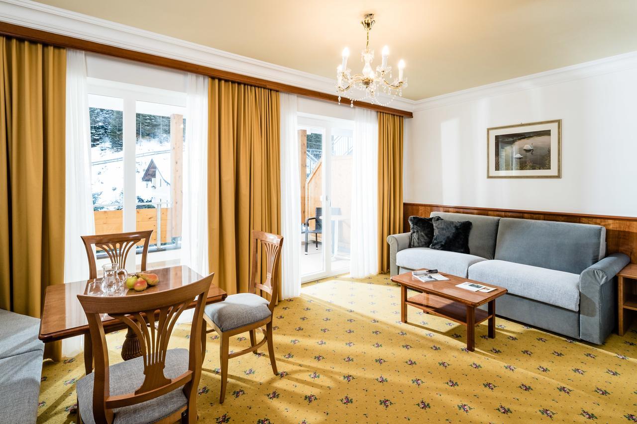 Hotel Oswald Selva di Val Gardena Bagian luar foto