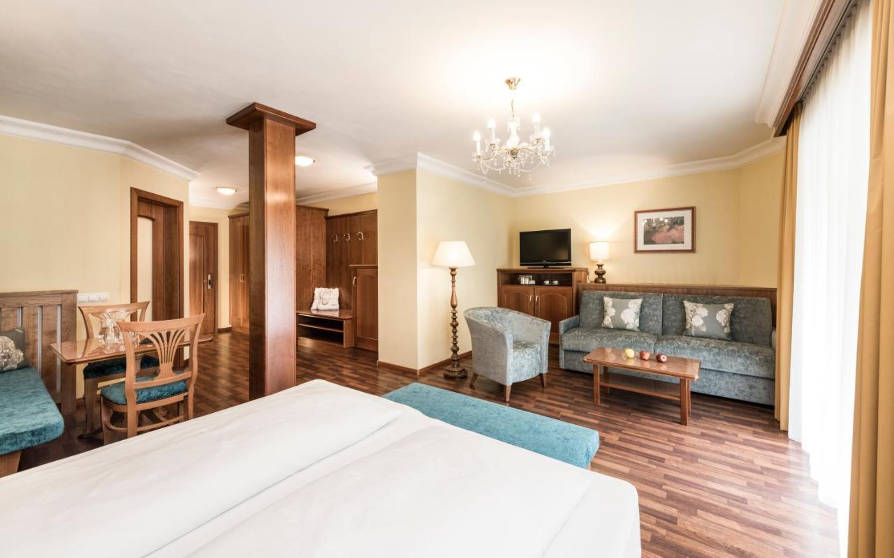 Hotel Oswald Selva di Val Gardena Bagian luar foto